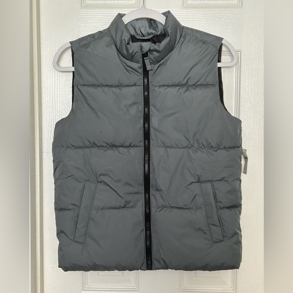 NWT Old Navy Gray Puffer Vest - Size Large (10 - 12)